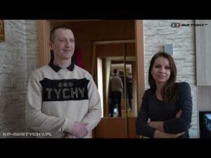 Read more about the article ” Vlepki były w całym pokoju” – Piłkarze odwiedzili karnetowiczów