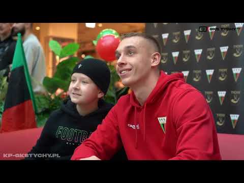 Read more about the article ” On ma naprawdę dużą głowę” – Dzień z GKS Tychy w Gemini Park