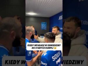 Read more about the article Kiedy wpadasz w odwiedziny do starych kumpli 🥹#lechpoznań #shorts #friendshipgoals