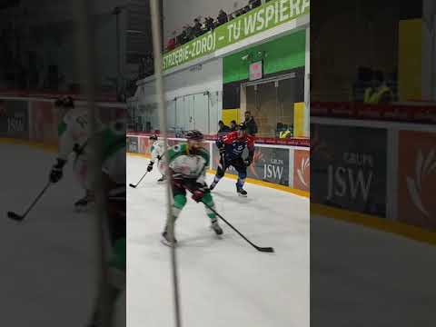 Read more about the article JKH GKS Jastrzębie – KH Energa Toruń; mecz 1, skrót