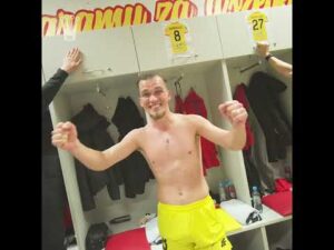 Read more about the article ❓Kto wygrał mecz…❓✍️Napiszcie w komentarzu #ekstraklasa #puszczaniepołomice #koronakielce