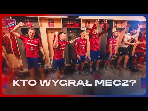 Read more about the article Radość w szatni po zwycięskim meczu z Piastem Gliwice