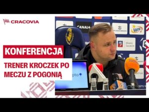 Read more about the article CIĘŻKO JEST POWIEDZIEĆ COŚ POZYTYWNEGO | Konferencja prasowa po meczu z Pogonią Szczecin