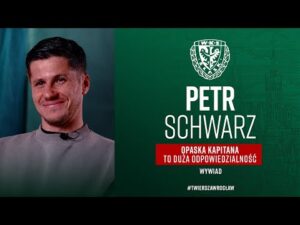 Read more about the article Schwarz: Opaska kapitana to duża odpowiedzialność | Wywiad