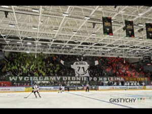 Read more about the article „Burzymy ścianę i dobrze się bawimy” – Kulisy domowych spotkań z GKS Katowice
