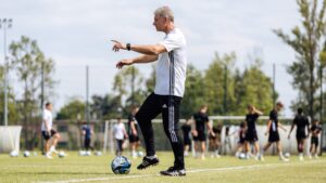 Read more about the article Ryszard Robakiewicz pierwszym trenerem ŁKS