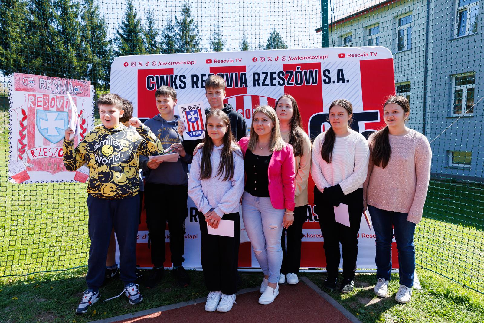 You are currently viewing „LEKCJA Z RESOVIĄ” W SZKOLE PODSTAWOWEJ W BŁĘDOWEJ ZGŁOBIEŃSKIEJ