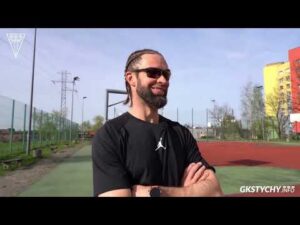 Read more about the article „Tata zawsze będzie dla nas najlepszy” – Kulisy meczu z Pawłem Zmarlakiem i jego rodziną