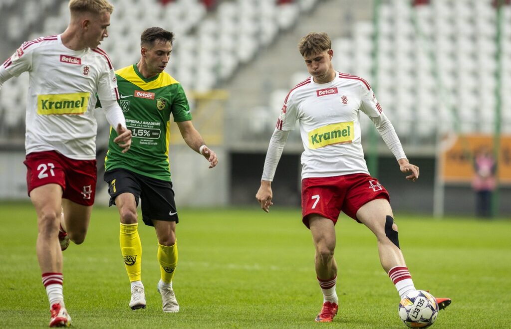 You are currently viewing Betclic 2. Liga: ŁKS II – GKS Jastrzębie 1:2