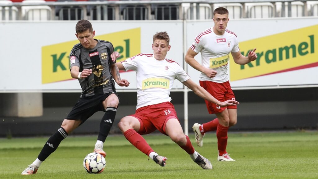 You are currently viewing Betclic 2. Liga: ŁKS II – Pogoń Grodzisk Maz. 4:0