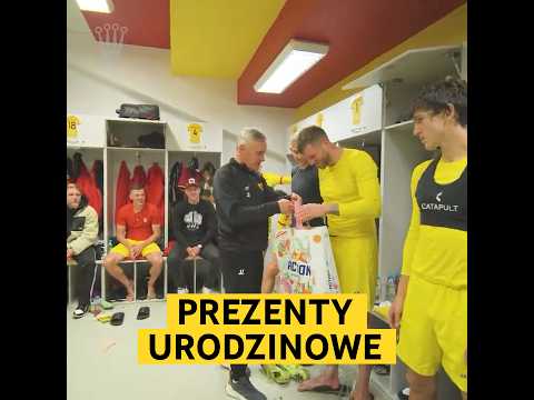 You are currently viewing 🎁🥳Najlepszy urodzinowy prezent Miłosza Trojaka💪🏻  #koronakielce #gkskatowice #ekstraklasa