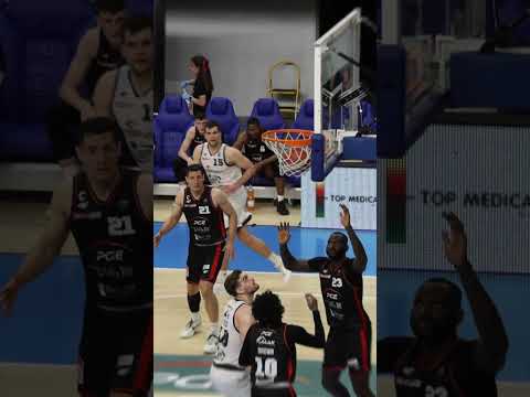 You are currently viewing 1:1 W FINALE! 💪🏀🏆#legia #basketball #plkpl #sport #nba #basket #prank  #koszykowka