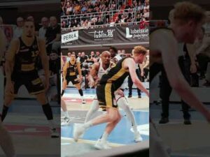 Read more about the article Walka do ostatniej minuty w trzecim półfinale ORLEN Basket Ligi | Trefl Sopot