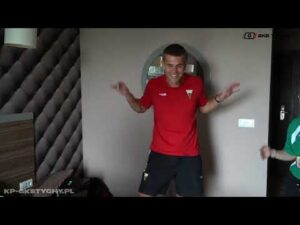 Read more about the article #MłodziGNIEWni: Drużynowe kalambury i szatniowy DIS