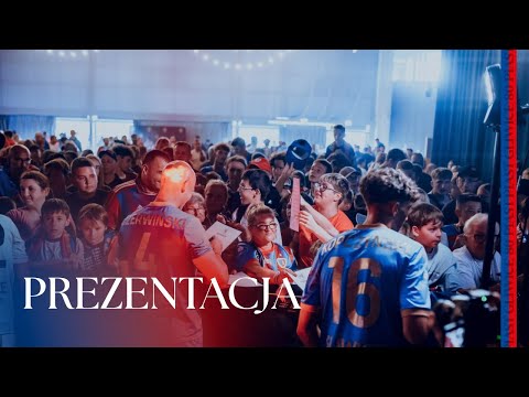 Read more about the article TAK WYGLĄDAŁA PREZENTACJA DRUŻYNY PRZED DERBAMI!