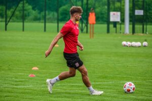 oboz tuszownarodowy lato2025 15 300x200 1 | AleMecz.pl