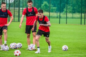 oboz tuszownarodowy lato2025 37 300x200 1 | AleMecz.pl