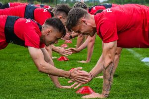 oboz tuszownarodowy lato2025 4 300x200 1 | AleMecz.pl