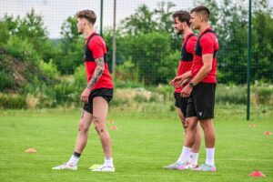 oboz tuszownarodowy lato2025 8 300x200 1 | AleMecz.pl