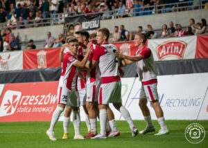 20250829 Resovia Podhale 7149 300x214 1 | AleMecz.pl