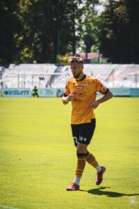 Hutnik Resovia 17 min 200x300 1 | AleMecz.pl