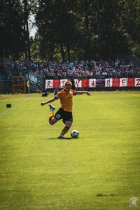 Hutnik Resovia 19 min 200x300 1 | AleMecz.pl