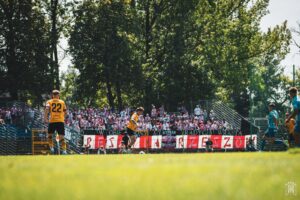 Hutnik Resovia 27 min 300x200 1 | AleMecz.pl