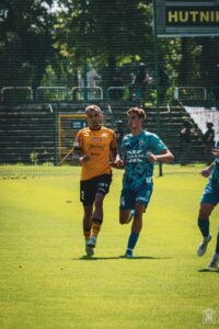 Hutnik Resovia 30 min 200x300 1 | AleMecz.pl