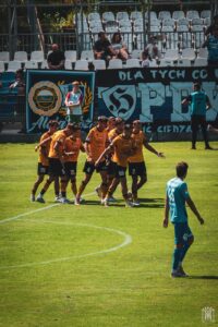 Hutnik Resovia 42 min 200x300 1 | AleMecz.pl