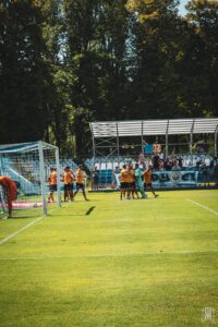 Hutnik Resovia 54 min 200x300 1 | AleMecz.pl