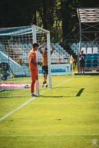 Hutnik Resovia 56 min 200x300 1 | AleMecz.pl