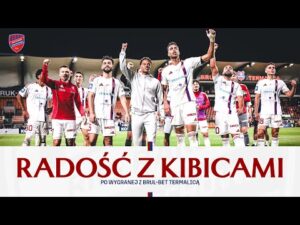 Read more about the article Radość z kibicami po zwycięstwie w Niecieczy