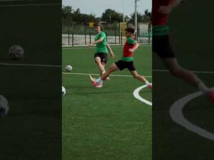 Read more about the article Fryderyk Janaszek wpadł na trening w naszej Akademii 🫡 #betclic1liga #zielonoczarni