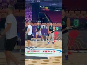 Read more about the article Luka Dončić pod okiem Erika Janży 👀 #slovenia #basketball #football