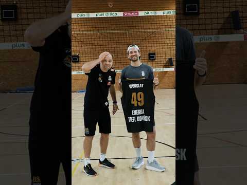 You are currently viewing Kiedy kierownik myślami jest dalej na wakacjach 🫢 #SLAY 🤙 | Energa Trefl Gdańsk #Shorts