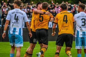 741F3D79 8713 4D4D 81A2 D303C5D3CF11 300x200 1 | AleMecz.pl