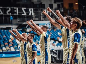 Read more about the article Zdjęcia z meczu Resovia – Sandecja (21.09.2025)