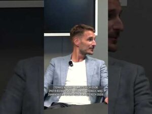 Read more about the article Język francuski to nie taka prosta sprawa 😅  #lechpoznań #football #shorts #français #pizza