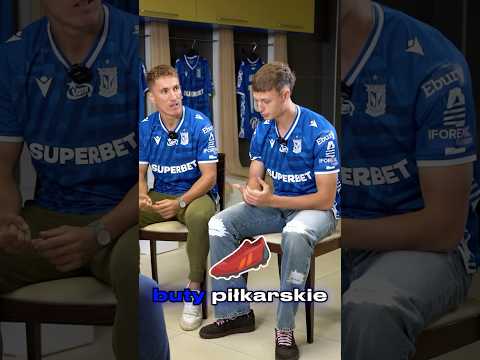 You are currently viewing A wy ile rzeczy z piłkarskiej szatni dacie radę wymienić w 30 sekund? 👀  #lechpoznań #shorts