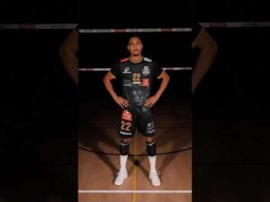 Read more about the article Moustapha M’Baye kapitanem Energi Trefla Gdańsk 💛 🖤 | Energa Trefl Gdańsk #Shorts