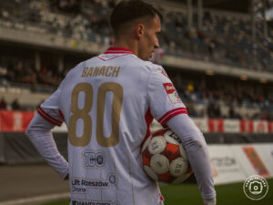 20251005 Resovia Rekord 8482 300x225 1 | AleMecz.pl