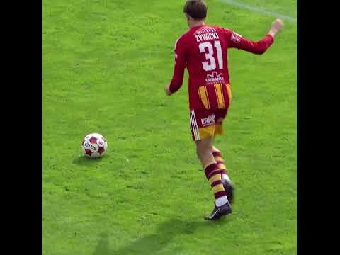 Read more about the article Gol Jakuba Żywickiego z meczu przeciwko Stali Stalowa Wola (05.10.2025)
