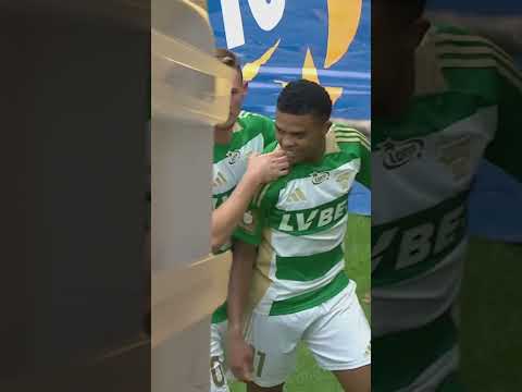 You are currently viewing Otwierasz lodówkę, a tam on… 🍍