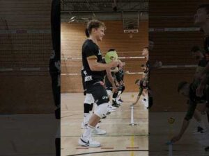 Read more about the article Pozytywne emocje na treningu #gdańskichlwów 🤩 | Energa Trefl Gdańsk #Shorts