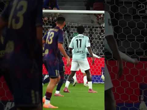 You are currently viewing WOW! Interwencja sezonu?! 🤯 #ekstraklasa #piastgliwice #drapiski #plach #football #piłkanożna