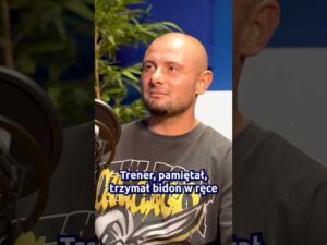 Read more about the article Prawie oberwał bidonem od trenera 😳😅 #lechpoznań #football #shorts #podcast