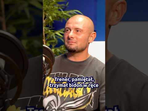 Read more about the article Prawie oberwał bidonem od trenera 😳😅 #lechpoznań #football #shorts #podcast