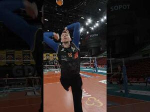 Read more about the article Poranny rozruch przed inauguracją sezonu z Barkomem-Każany Lwów 🔥 | Energa Trefl Gdańsk #Shorts