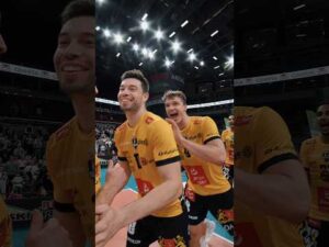 Read more about the article Zwycięska, pięciosetowa walka na inaugurację sezonu PlusLigi 🔥 | Energa Trefl Gdańsk #Shorts