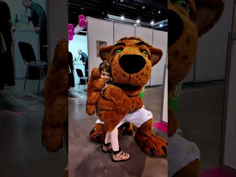 You are currently viewing Chodźcie z Lwem, oprowadzi Was po Targach Pracy i Aktywności Seniorów, w których wzięliśmy udział 😉